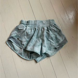 LuLulemon Hotty Hot Shorts Blue Tiedye